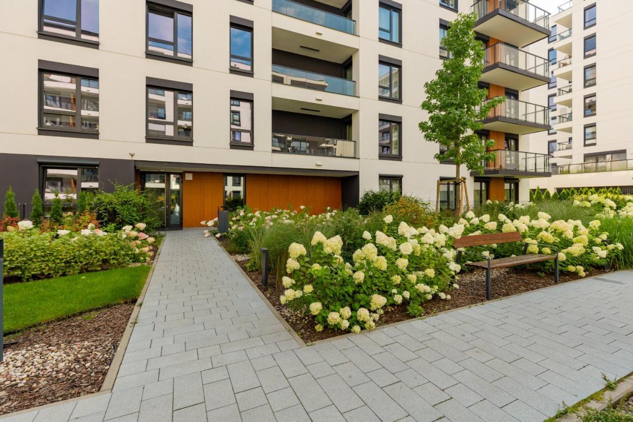 Cosy Apartment Bialej Floty With Parking By Noclegi Renters Warsaw Exterior photo