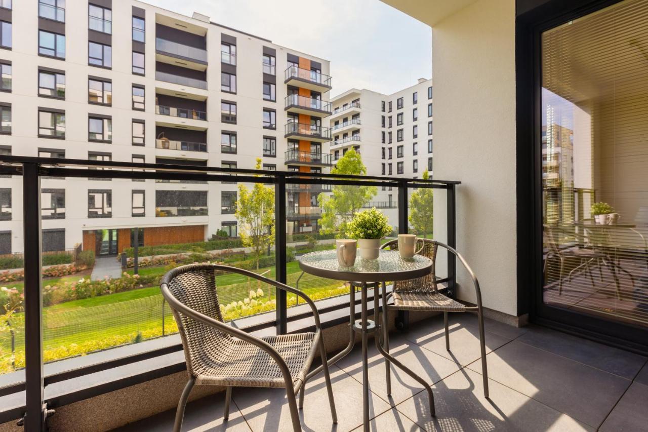 Cosy Apartment Bialej Floty With Parking By Noclegi Renters Warsaw Exterior photo